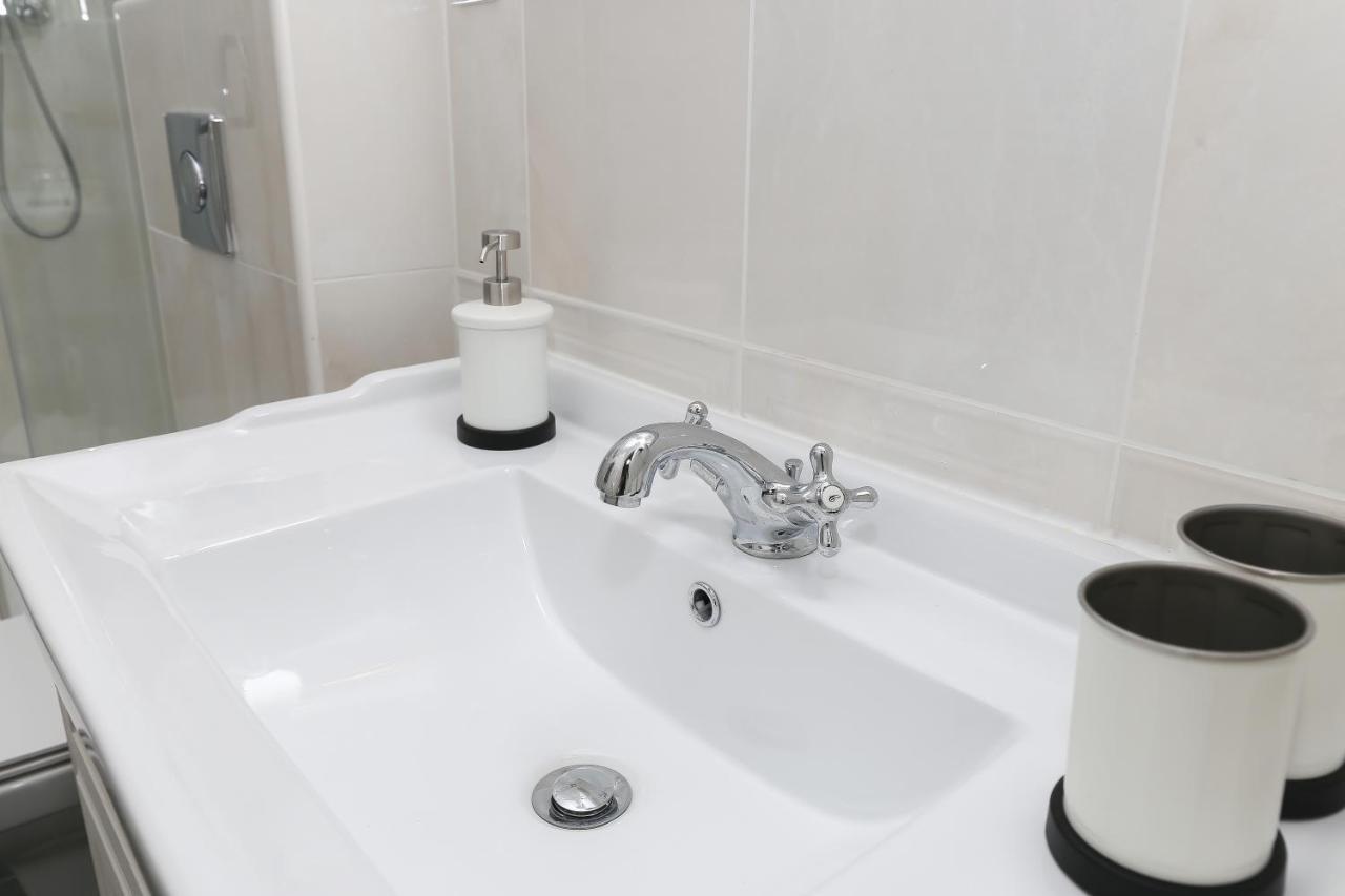 Апартаменты Luxurious At Center *